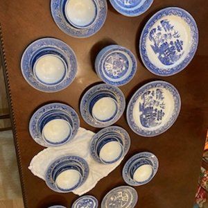 Blue willow ware - complete 8 piece set